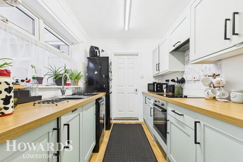 3 bedroom terraced house for sale, Queens Road, Lowestoft