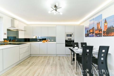 2 bedroom flat to rent, Carlton Road, Finsbury Park