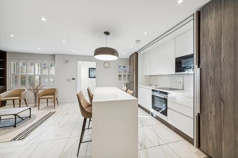 2 bedroom flat to rent, Uverdale Road, London