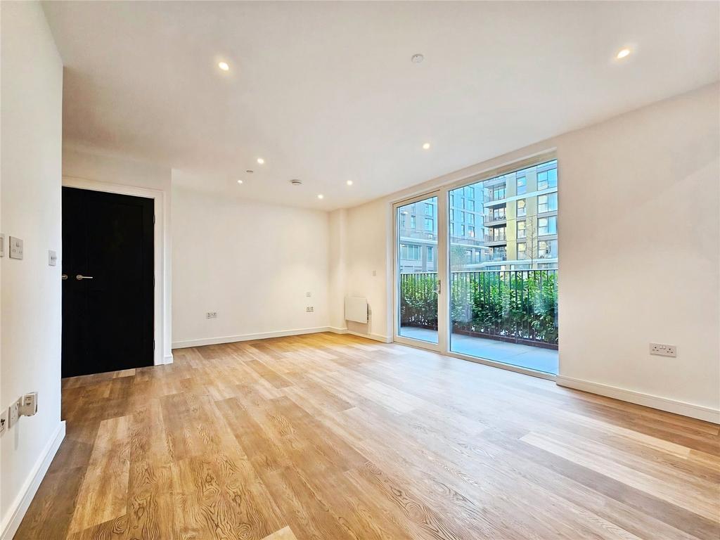 Reception/Bedroom