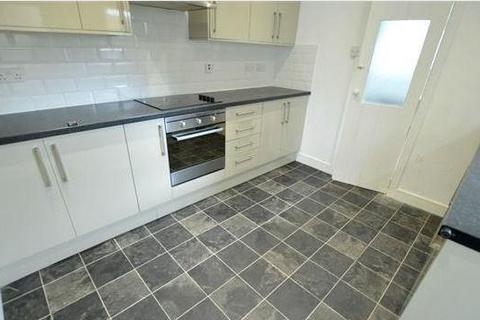 3 bedroom semi-detached house to rent, Gwynne Road, Poole