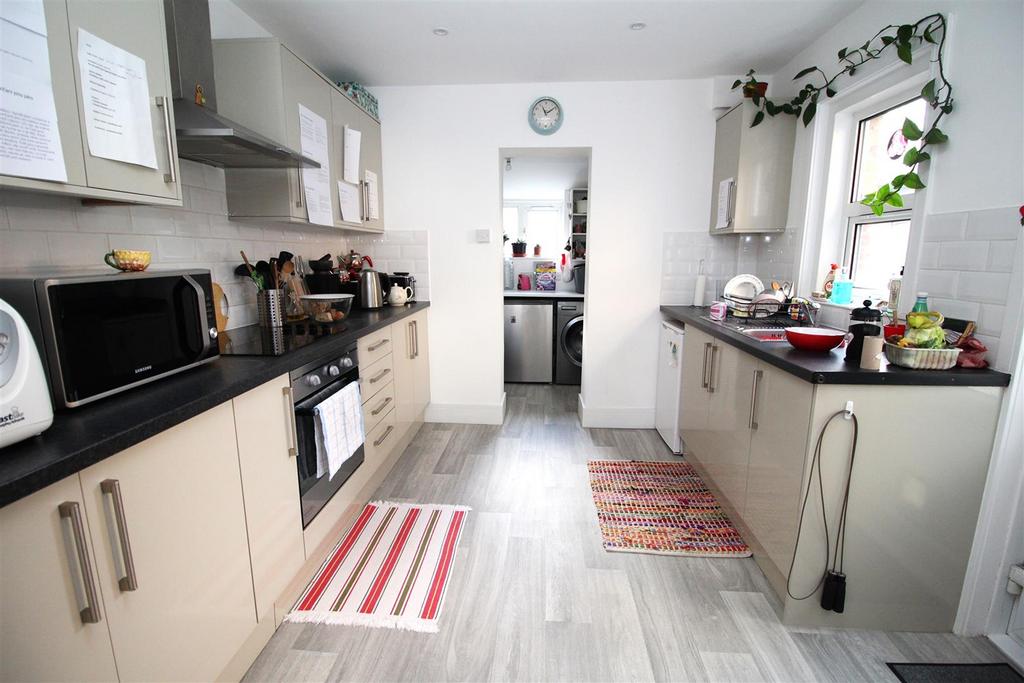 Kitchen.JPG
