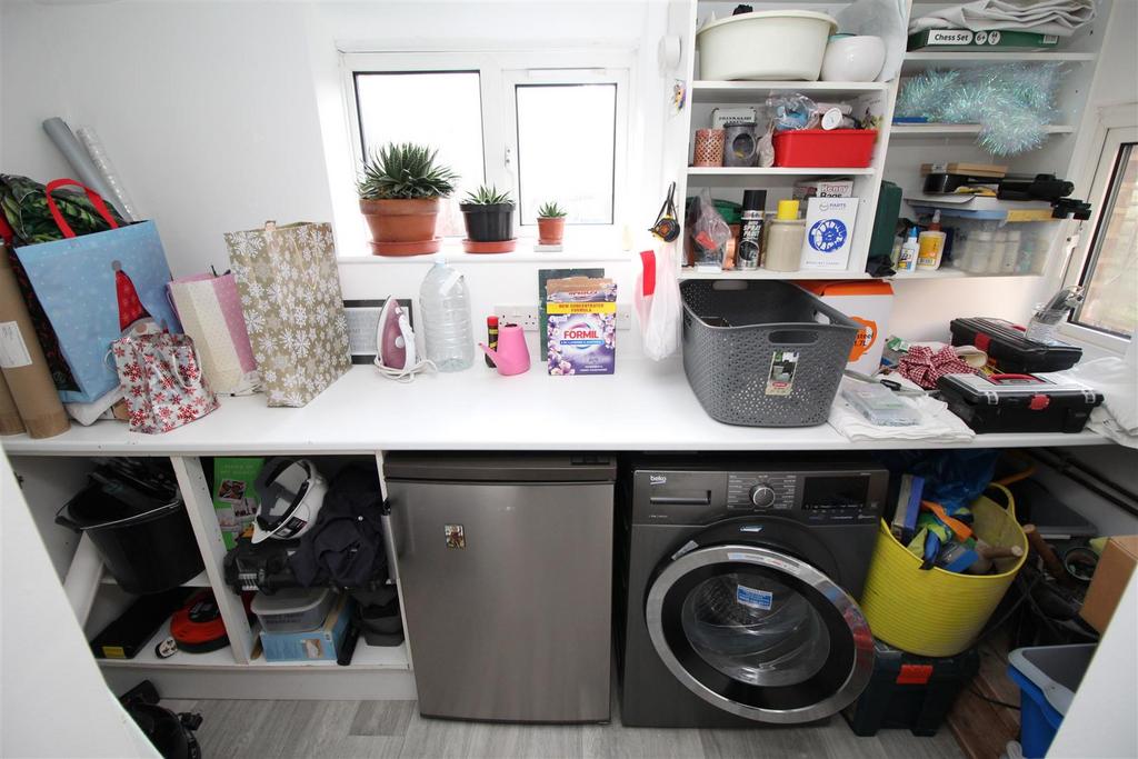 Utility room.JPG