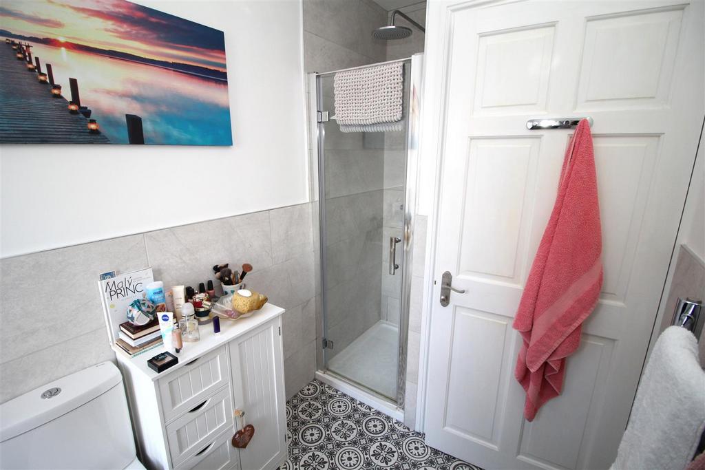 Bathroom 2.JPG