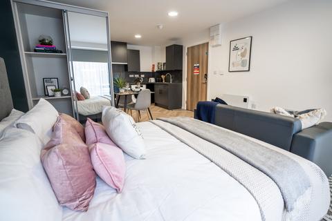 Studio to rent, Rockingham Street