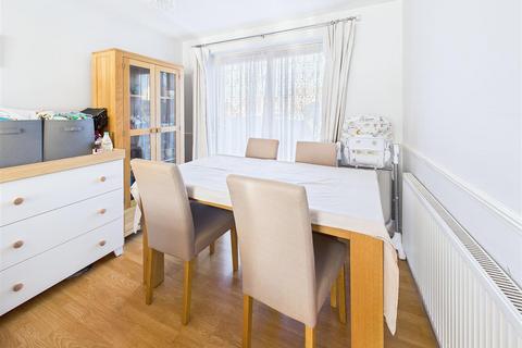 3 bedroom terraced house for sale, Gloucester Avenue, Chelmsford