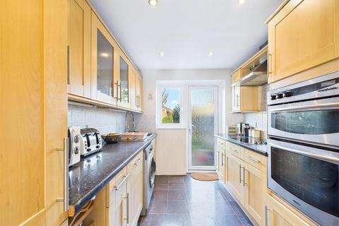 3 bedroom terraced house for sale, Gloucester Avenue, Chelmsford