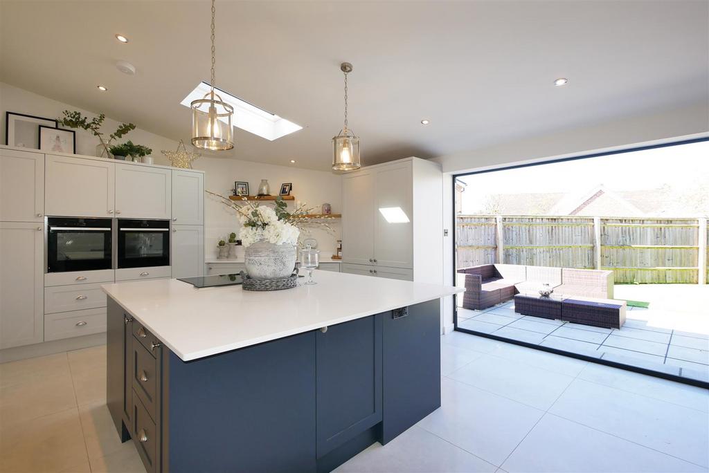 Open-Plan Kitchen/Dining Room