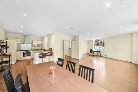 3 bedroom apartment for sale, Upper Richmond Road, Putney, SW15