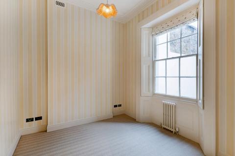 2 bedroom flat to rent, Sussex Gardens, London
