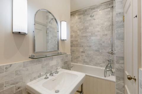 2 bedroom flat to rent, Sussex Gardens, London