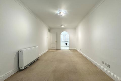 1 bedroom flat to rent, Cathedral Walk, Chelmsford, CM1 1NX