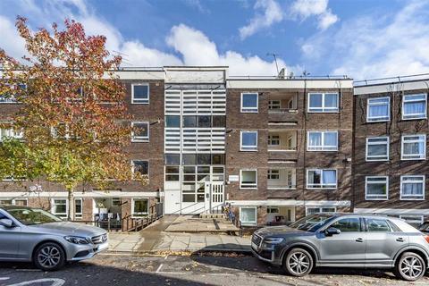 3 bedroom flat to rent, Senior Street, London W2