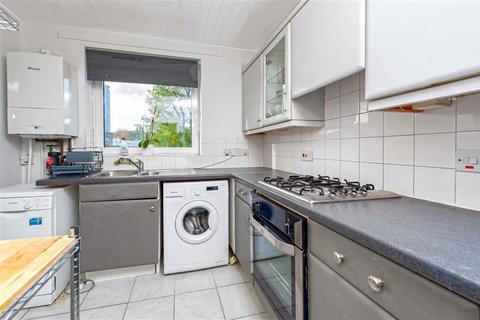 3 bedroom flat to rent, Senior Street, London W2