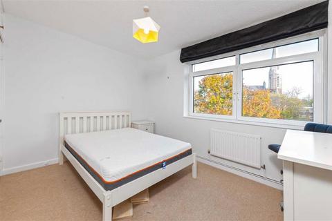3 bedroom flat to rent, Senior Street, London W2