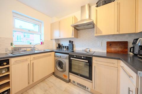2 bedroom apartment for sale, Whitehall Green, Leeds, West Yorkshire