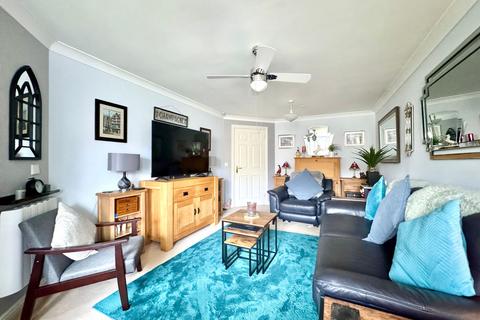 1 bedroom flat for sale, Swan Lane, Dove Court Swan Lane, SN7