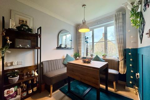 1 bedroom flat for sale, Swan Lane, Dove Court Swan Lane, SN7