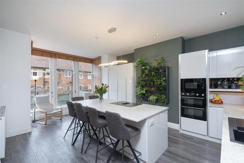 undefined, Warrels Grove, Leeds LS13