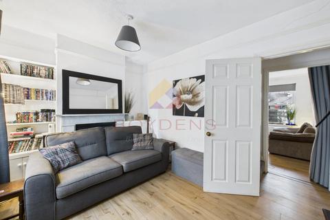 2 bedroom end of terrace house for sale, Maldon Road, Colchester CO3