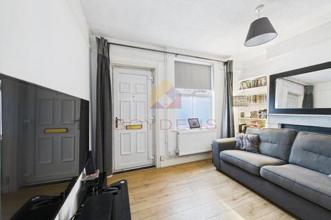 2 bedroom end of terrace house for sale, Maldon Road, Colchester CO3
