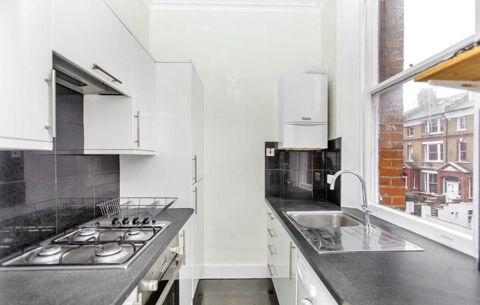5 Kitchen.jpg