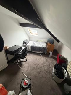 3 bedroom semi-detached house to rent, Burton Road
