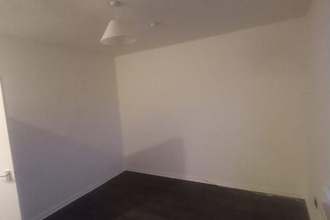 2 bedroom flat to rent, Poplar Street, Greenock, PA15