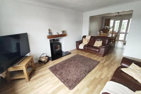 4 bedroom detached house for sale, St. Mary Close, Peterborough PE6