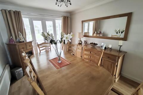 4 bedroom detached house for sale, St. Mary Close, Peterborough PE6