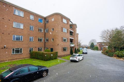 4 bedroom flat for sale, Fairacres, Roehampton Lane, London