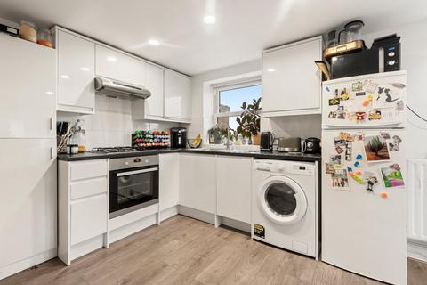 1 bedroom flat to rent, Este Road, London