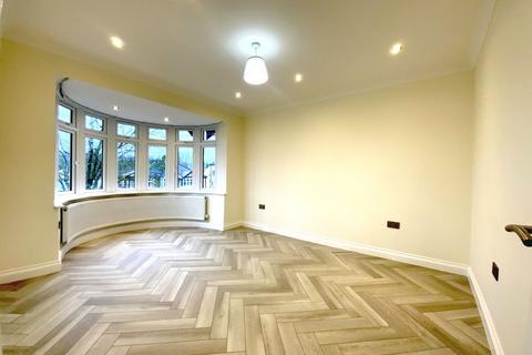 3 bedroom semi-detached house to rent, Raeburn Avenue, Surbiton KT5