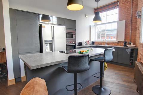 2 bedroom house to rent, Trinity Lane, Beverley
