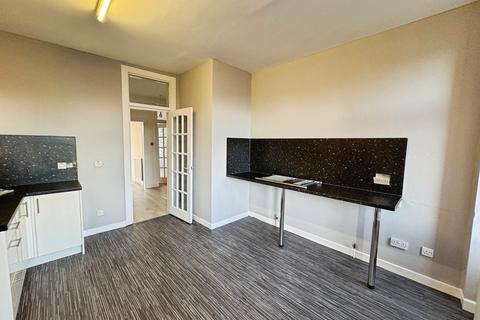 3 bedroom flat to rent, 11 Caledonia Street, Clydebank G81