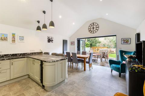 4 bedroom house for sale, Cliddesden Road, Basingstoke, RG21