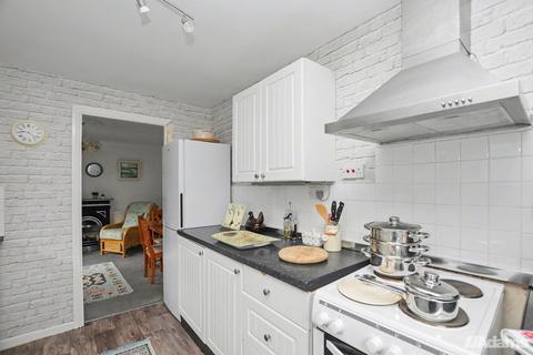 2 bedroom semi-detached house for sale, Camrose Close, Runcorn