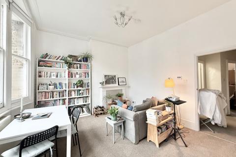 2 bedroom flat to rent, 25 Birchington Road, London NW6