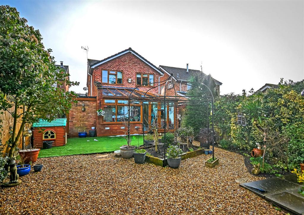 7 Mallards Close-27.jpg