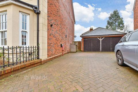 4 bedroom semi-detached house for sale, Holdstock Road, Tenterden TN30