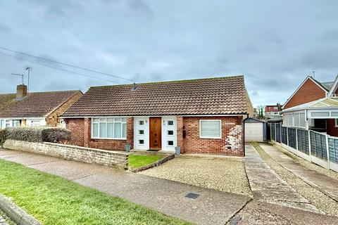 2 bedroom bungalow for sale, Park Croft, Lower Willingdon, East Sussex, BN26