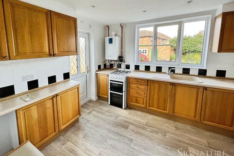 3 bedroom semi-detached house to rent, Wigston LE18