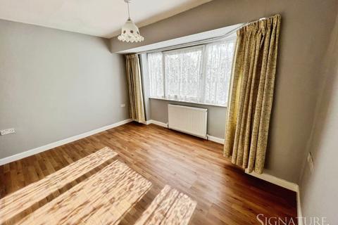 3 bedroom semi-detached house to rent, Wigston LE18