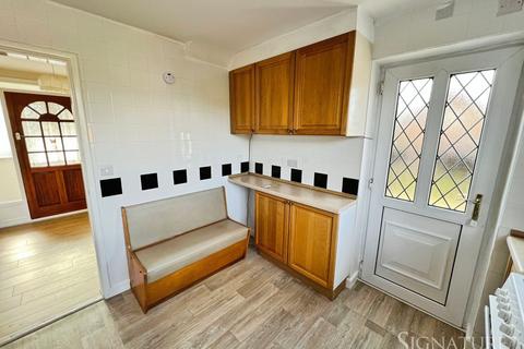 3 bedroom semi-detached house to rent, Wigston LE18