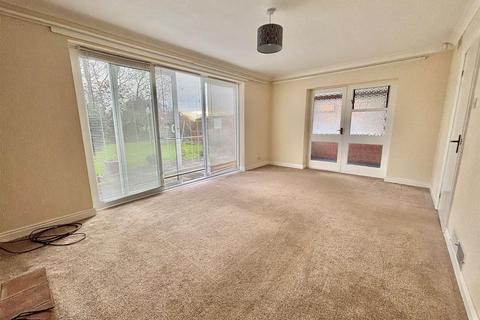 4 bedroom house for sale, St. Nicholas Drive, Hornsea
