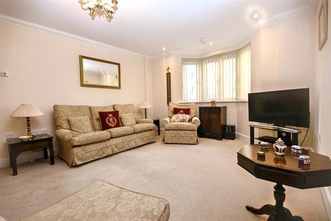 2 bedroom flat for sale, Grand Parade, Eastbourne