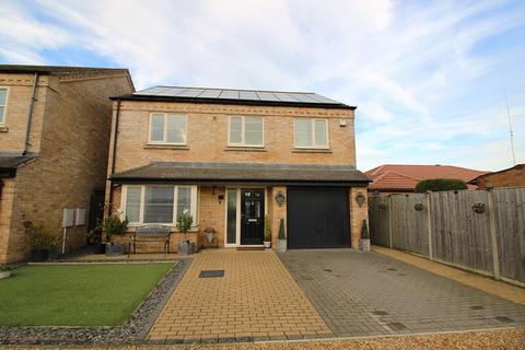 4 bedroom detached house for sale, Peterborough Road, Whittlesey PE7