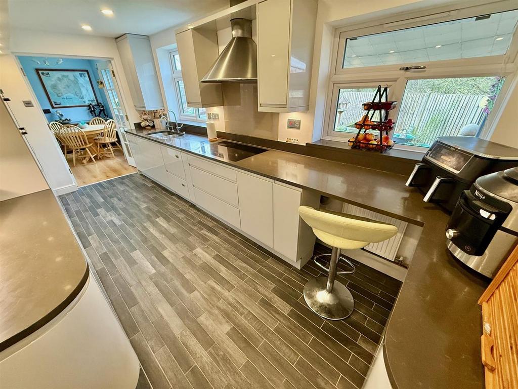 SWR48 Kitchen2.jpg