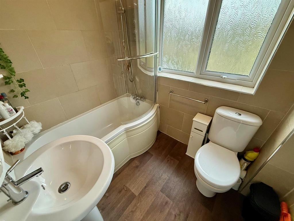 SWR48 Bathroom.jpg