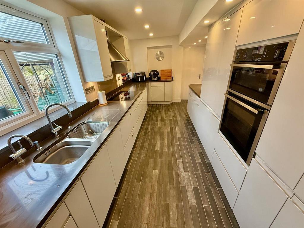 SWR48 Kitchen.jpg